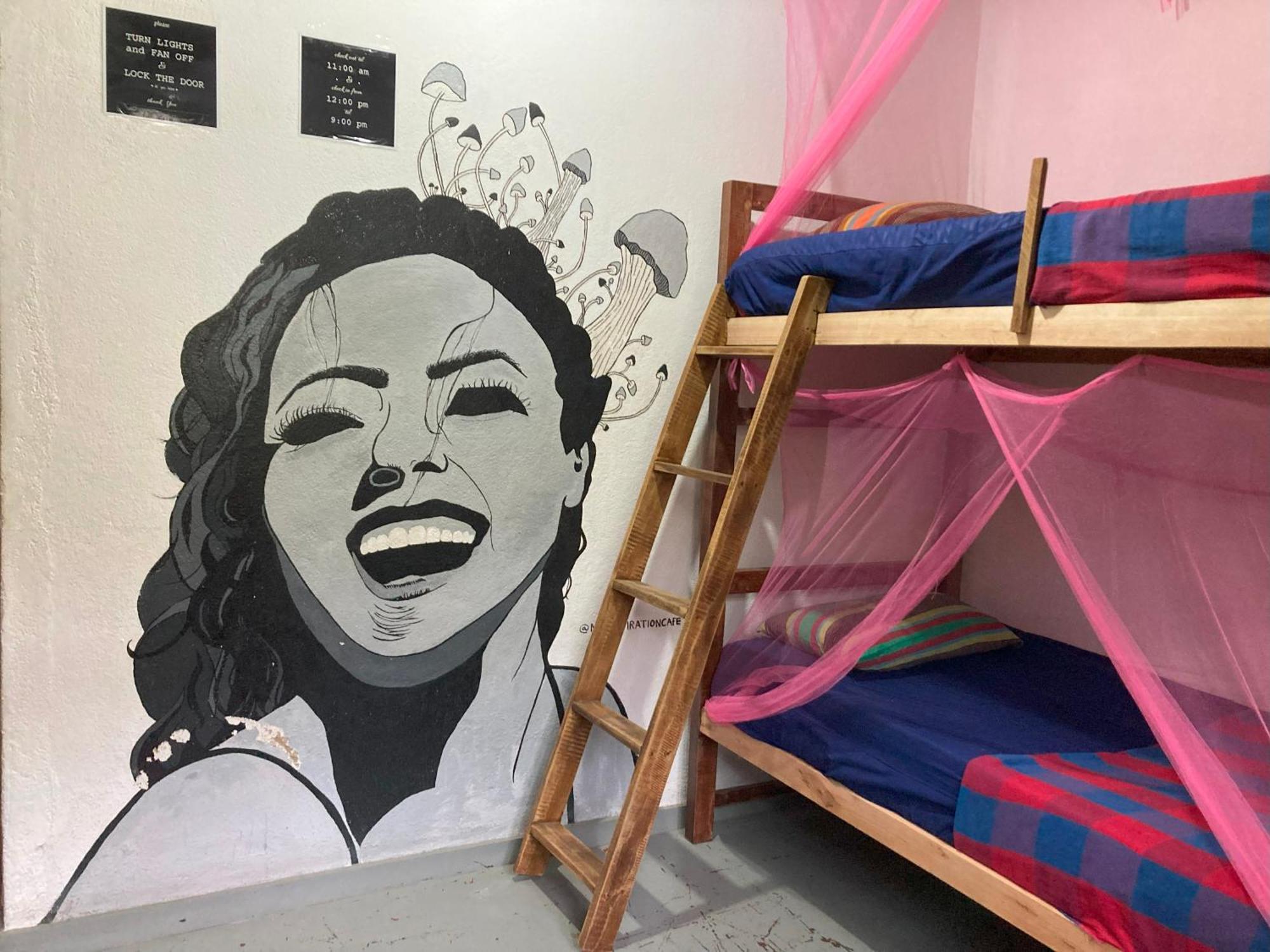 Hostel Singha Lounge ウナワトゥナ エクステリア 写真